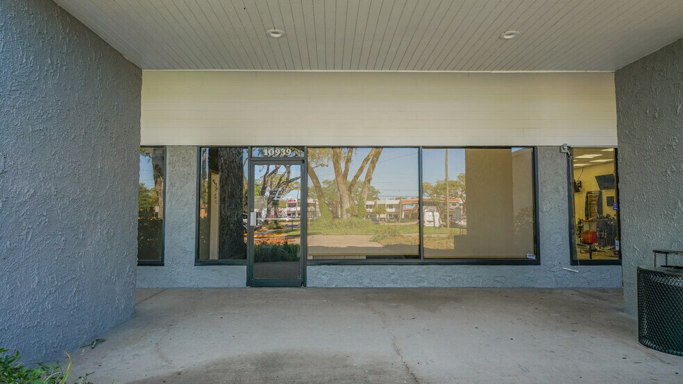 More Photos Of 10915-11009 N 56th St, Tampa Storefront Retail Office For Lease