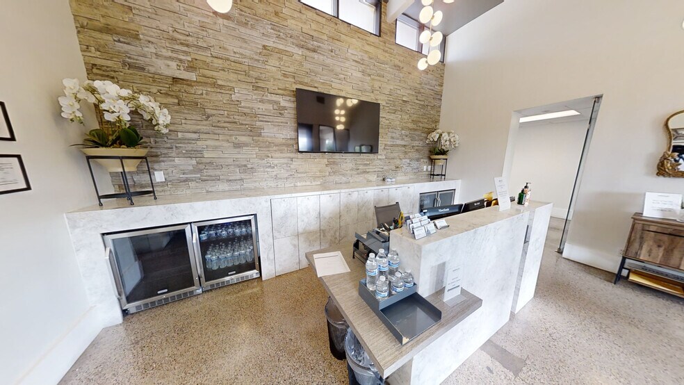 More Photos Of 5635 E Thomas Rd, Scottsdale Office For Sale