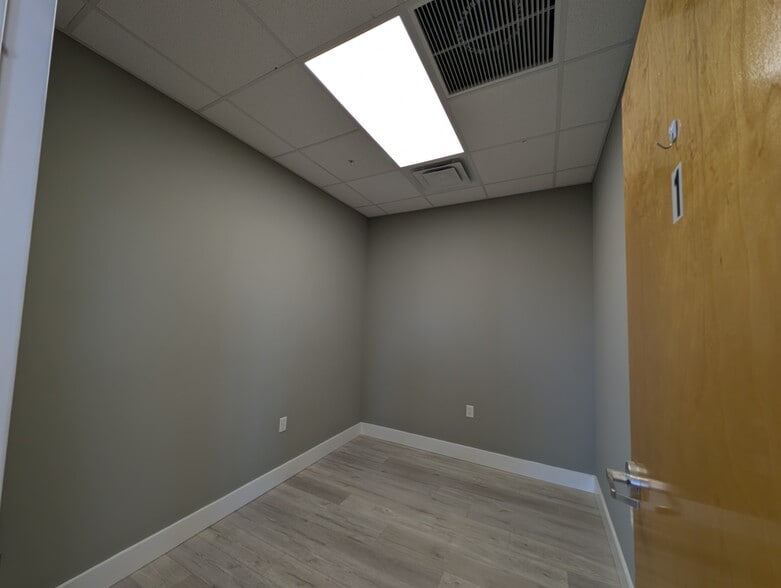 More Photos Of 1210 E Osceola Pky, Kissimmee Medical For Lease
