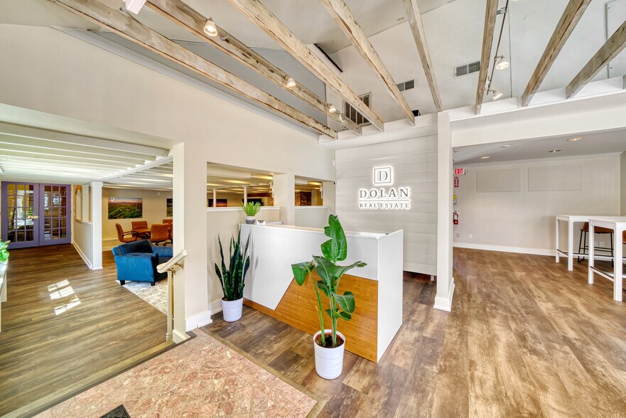 More Photos Of 207-209 Main St, New London Freestanding For Sale