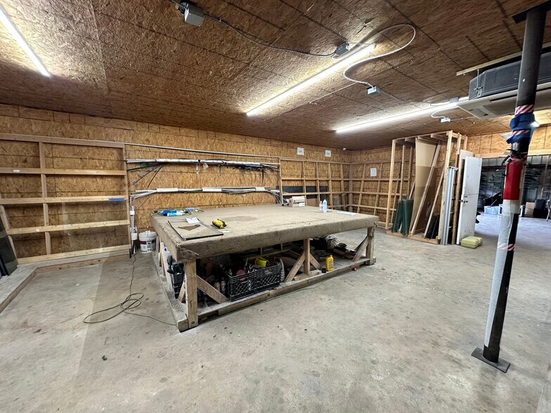 More Photos Of 13216 Pond Springs Rd, Austin Loft Creative Space For Lease