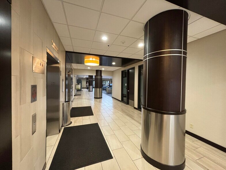 More Photos Of 7600 S France Ave, Edina Office For Sale