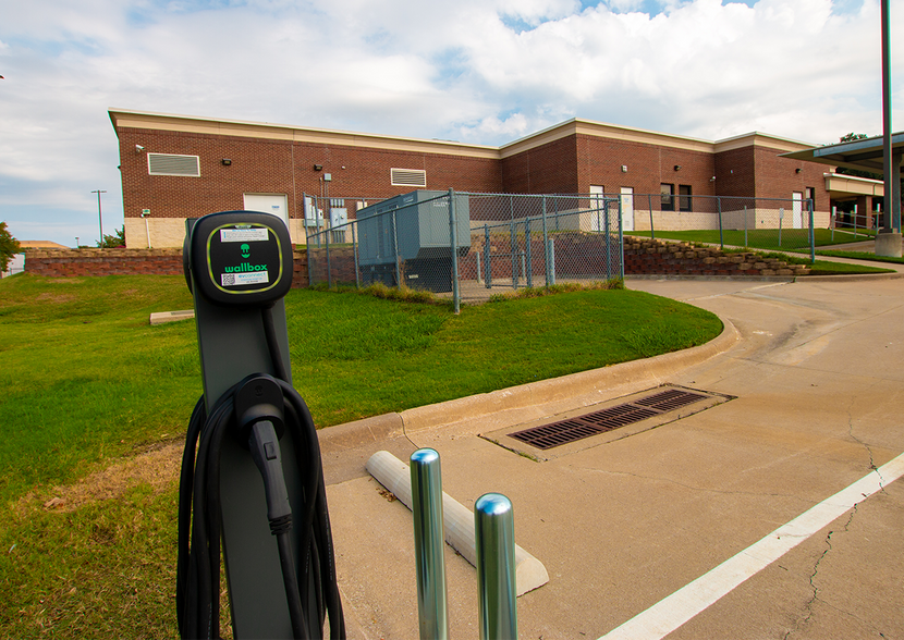 More Photos Of 1854 Lakepointe Dr, Lewisville Healthcare For Sale