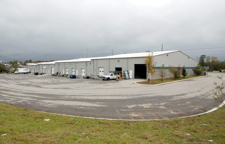 More Photos Of 2915-2929 Murfreesboro Pike, Antioch Light Manufacturing For Lease