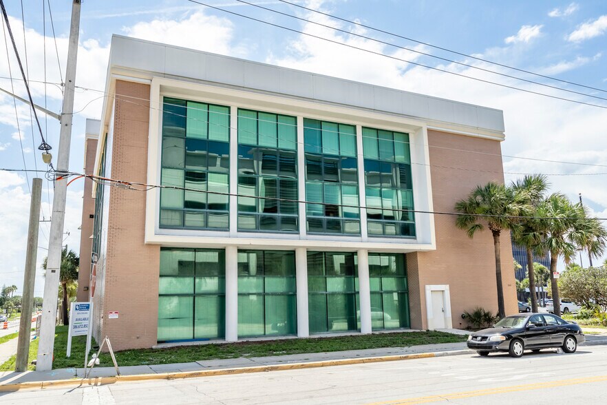 More Photos Of 501 N Grandview Ave, Daytona Beach Medical For Sale