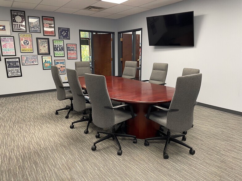 More Photos Of 213 Overlook Cir, Brentwood Office For Lease