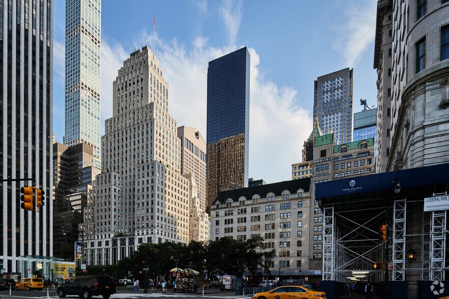 More Photos Of 725 Fifth Ave, New York Office For Sale