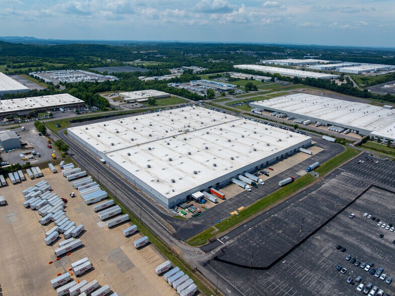More Photos Of 1706 Heil Quaker Blvd, La Vergne Distribution For Lease
