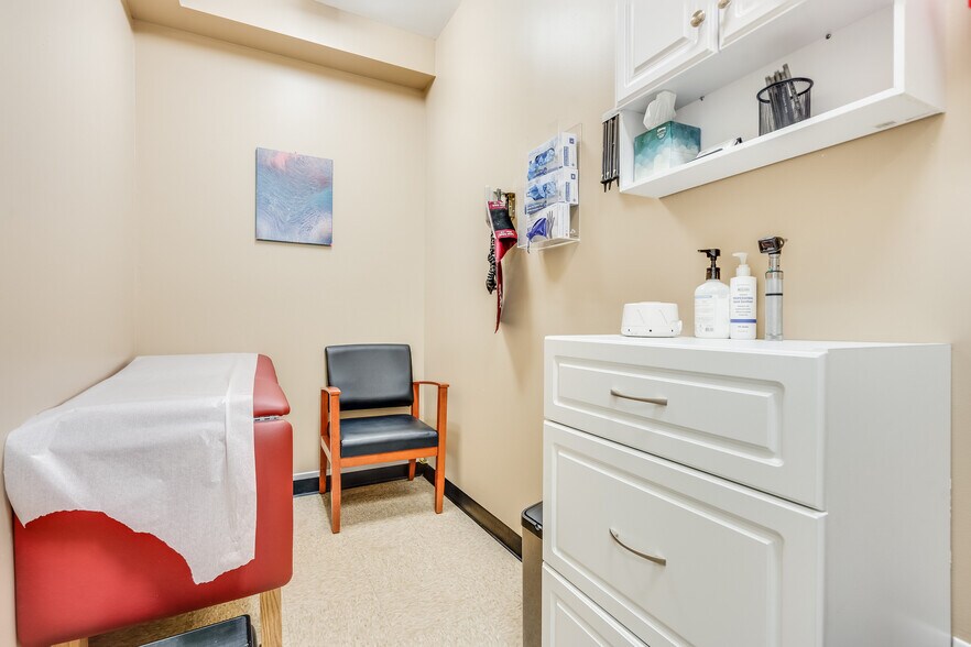 More Photos Of 5 Walter E Foran Blvd, Flemington Medical For Sale