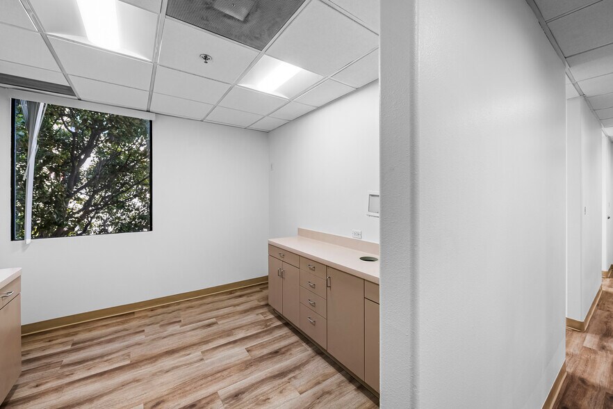 More Photos Of 1304 15th St, Santa Monica Medical For Lease