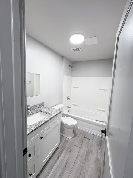 More Photos Of 303 Stone St, Joliet Multifamily For Sale