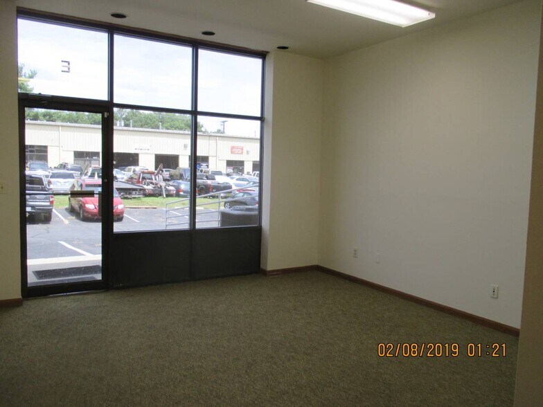 More Photos Of 9107 Industry Dr, Manassas Park Warehouse For Lease