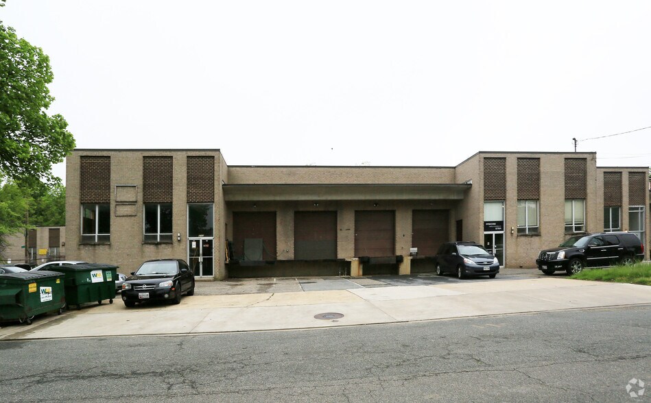 More Photos Of 5760-5788 2nd St NE, Washington Warehouse For Lease