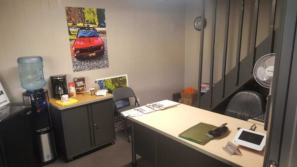 More Photos Of 312 E Maple St, Glendale Auto Repair For Sale