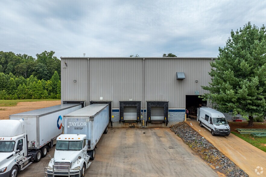 More Photos Of 276 Enterprise Way, Mocksville Warehouse For Lease