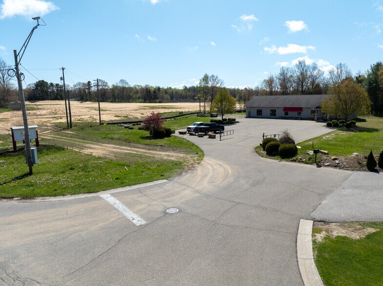 More Photos Of 6398 Blue Star Hwy, Saugatuck Freestanding For Sale