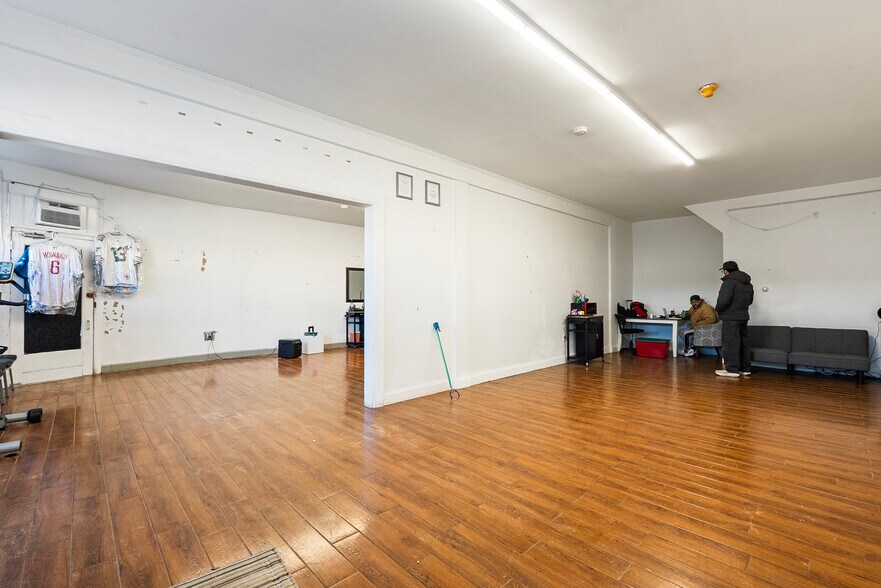 More Photos Of 215-223 N Black Horse Pike, Runnemede Apartments For Lease