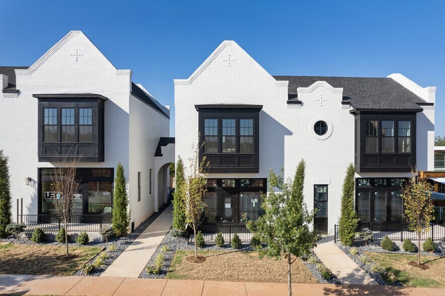 More Photos Of 18863 & 18871 Selah Way, Norman Specialty For Lease
