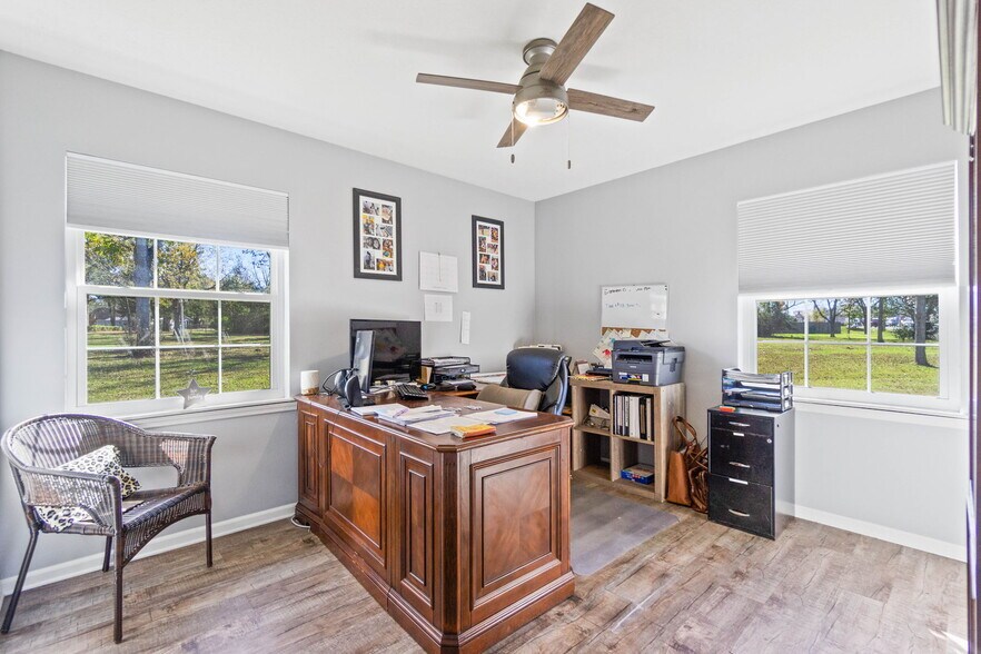 More Photos Of 1213 Main St, Chipley Office For Sale