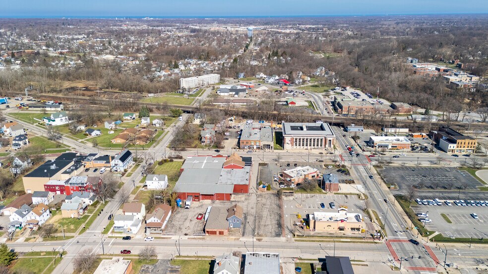 More Photos Of 633 Broad St, Elyria Office Residential For Sale