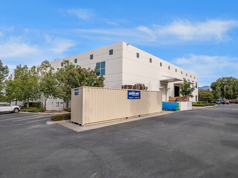 More Photos Of 8900 Research Dr, Irvine Research And Development For Lease