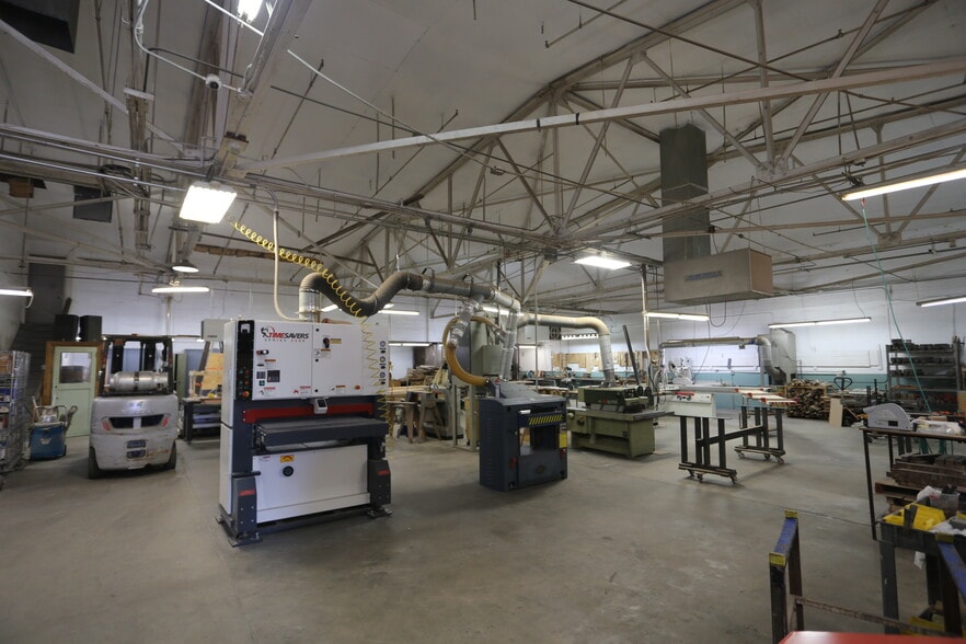More Photos Of 715 W Colton Ave, Redlands Warehouse For Sale