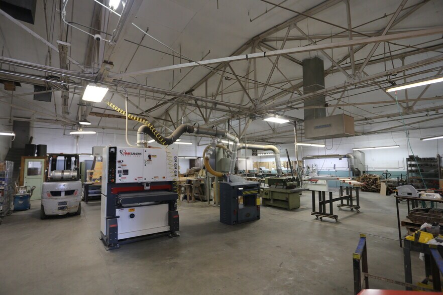 More Photos Of 715 W Colton Ave, Redlands Warehouse For Sale