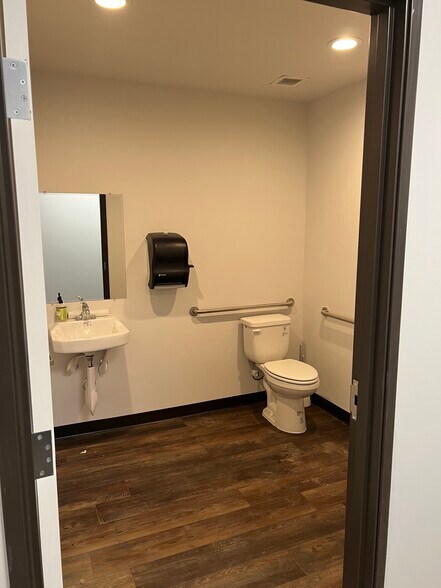 More Photos Of 2100 E 112th Ave, Northglenn Warehouse For Lease