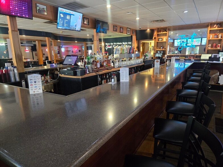 More Photos Of 3456 River Rd, Cincinnati Restaurant For Sale