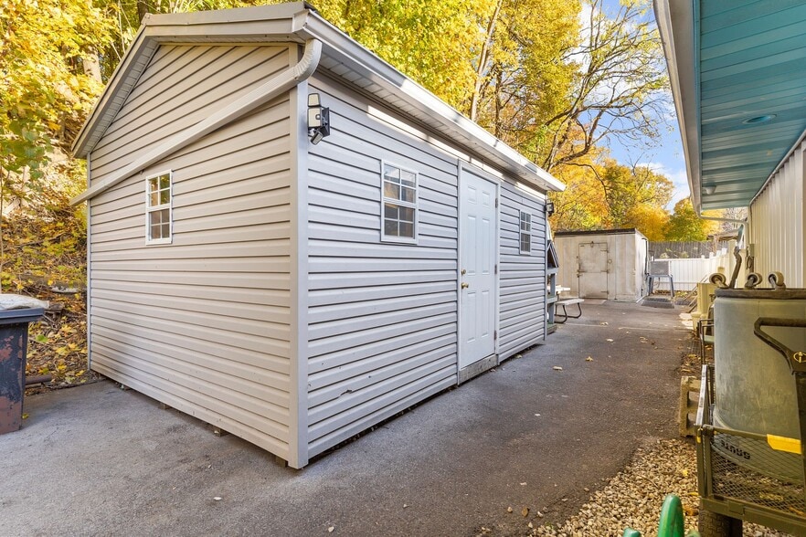 More Photos Of 45 S Walnut St, Sharpsville General Retail For Sale