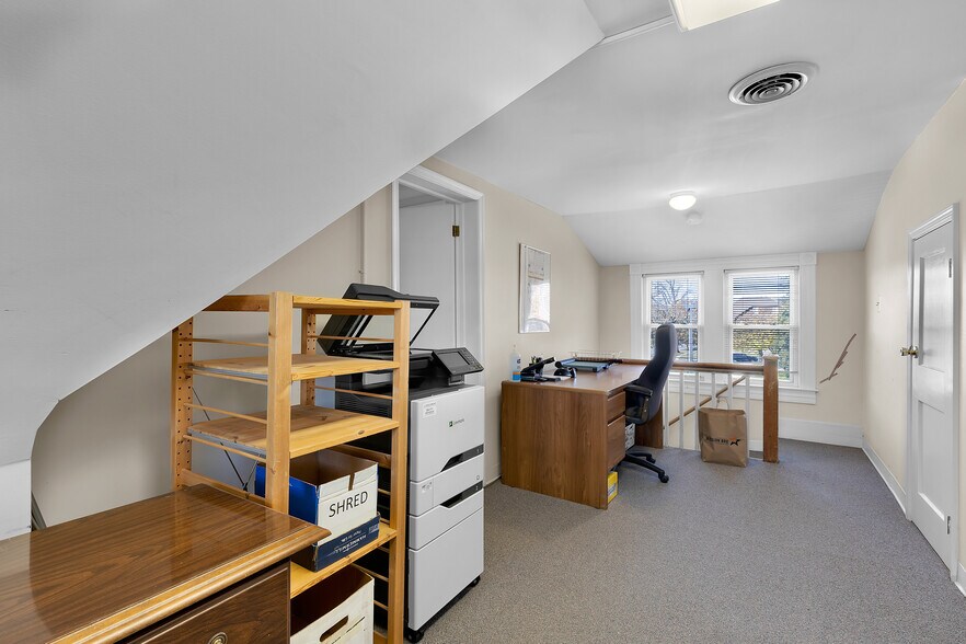 More Photos Of 300 Allegheny Ave, Towson Office For Sale