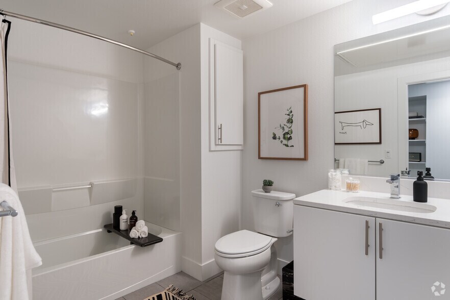 More Photos Of 219 9th Ave, Oakland Apartments For Lease