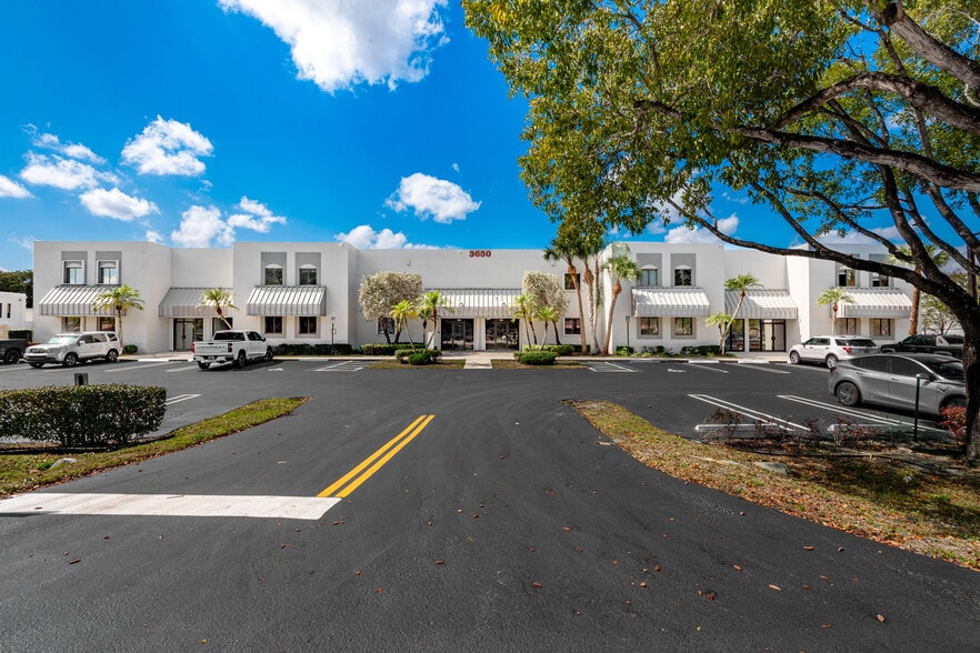 More Photos Of 3650 Coral Ridge Dr, Coral Springs Light Manufacturing For Sale