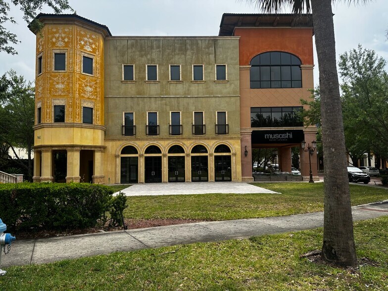 More Photos Of 7065 Westpointe Blvd, Orlando Loft Creative Space For Sale