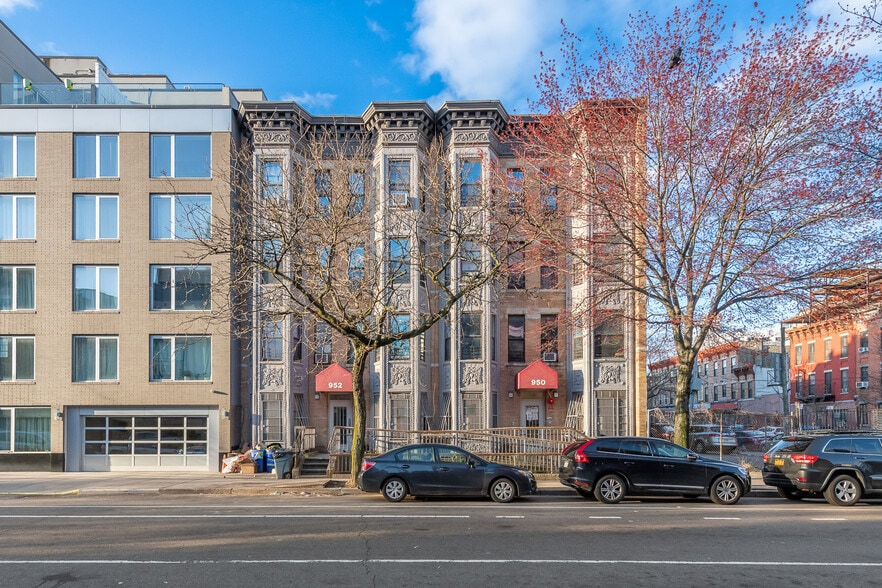 More Photos Of 950-952 Bergen St, Brooklyn Apartments For Sale