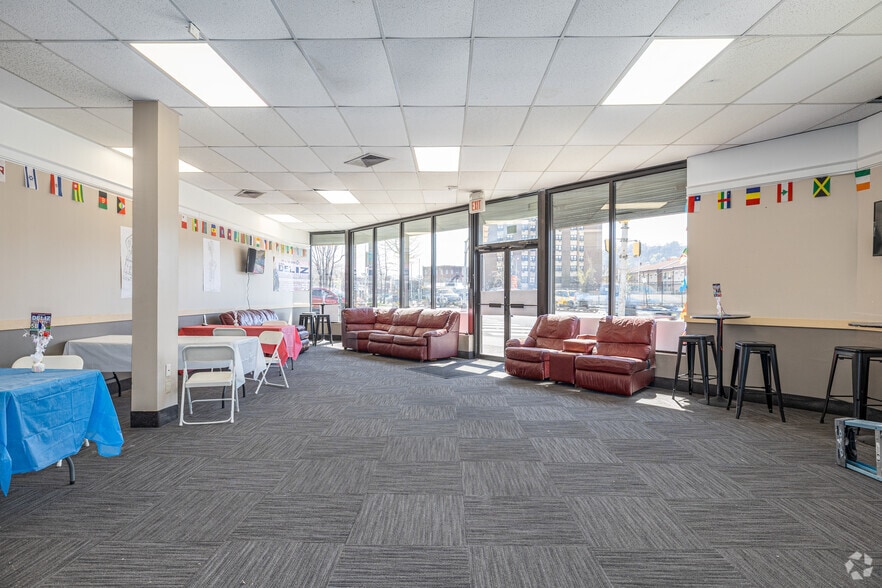 More Photos Of 237-251 Market St, Paterson Storefront Retail Office For Lease