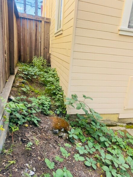 More Photos Of 3316 MacArthur Blvd, Oakland Specialty For Sale