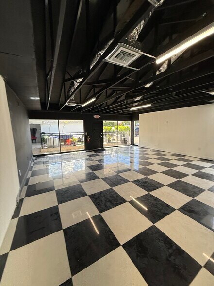 More Photos Of 777 NE 79th St, Miami Freestanding For Lease