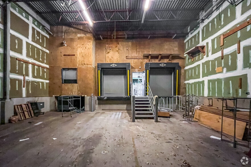 More Photos Of 3602 W Airport Fwy, Irving Department Store For Sale