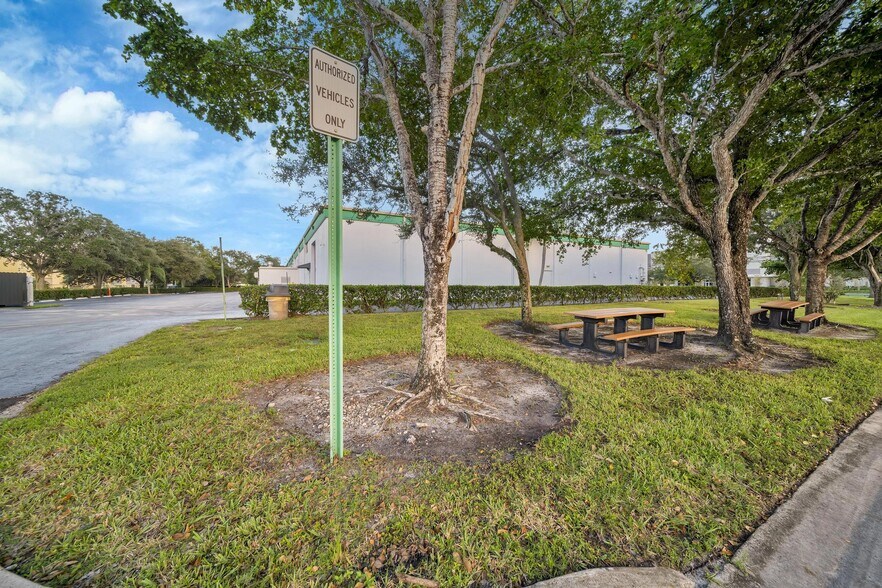 More Photos Of 12095 NW 39th St, Coral Springs Warehouse For Sale