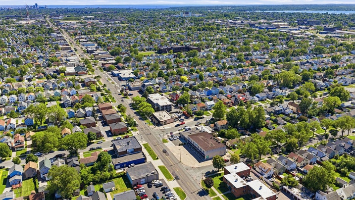 More Photos Of 2718 Elmwood Ave, Tonawanda Storefront Retail Office For Sale