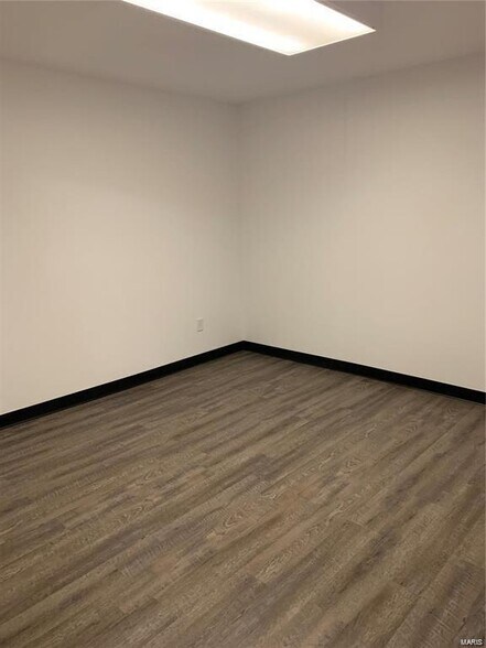 More Photos Of 2300-2314 W Osage St, Pacific Freestanding For Lease