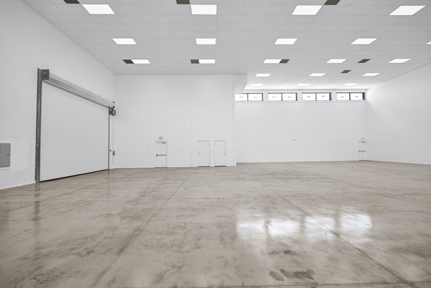 More Photos Of 210 NE 68th St, Miami Warehouse For Sale