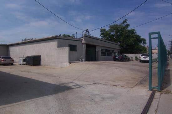 More Photos Of 3002 Hyde Park Blvd, Los Angeles Warehouse For Lease