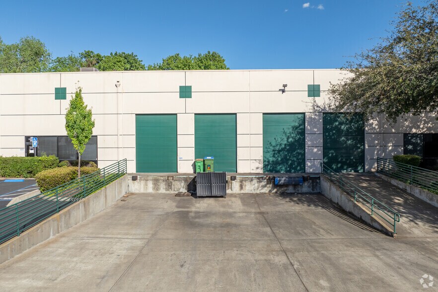 More Photos Of 1099 Vine St, Sacramento Warehouse For Lease
