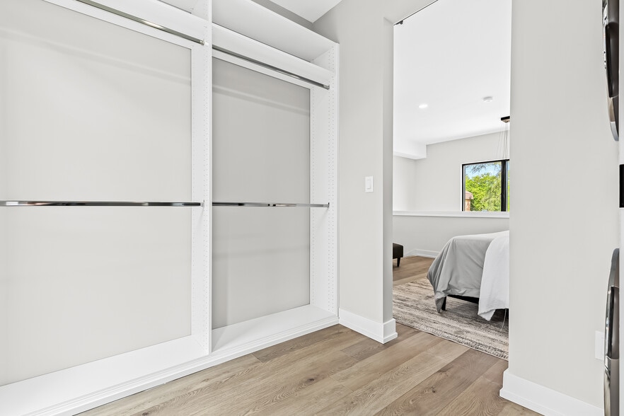 More Photos Of 460 W Tienken Rd, Rochester Hills Apartments For Sale