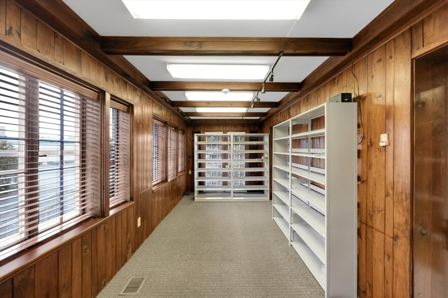 More Photos Of 3208 College Dr, Louisville Office Residential For Lease