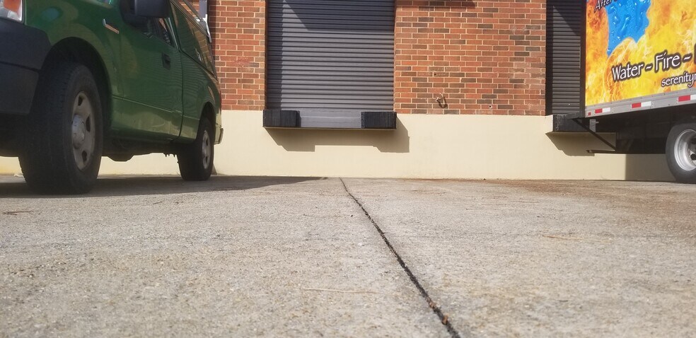 More Photos Of 5730 Oakbrook Pky, Norcross Distribution For Lease