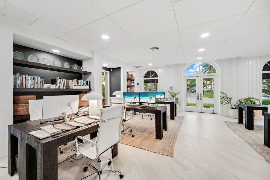 More Photos Of 292-296 14th Ave S, Naples General Retail For Lease