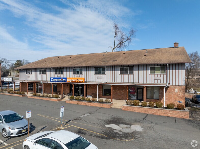 More Photos Of 350 Grove St, Bridgewater Medical For Sale